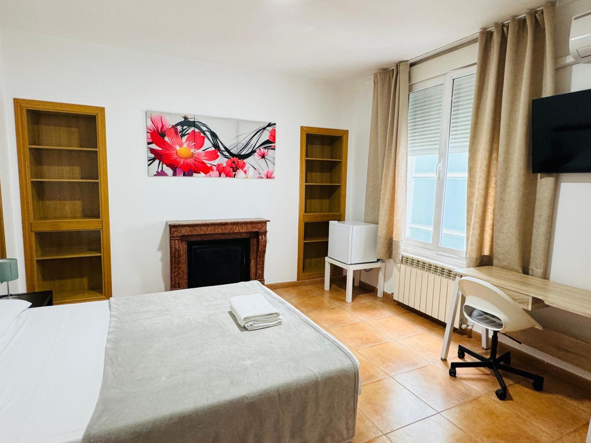 Ch Rayuela Hotel Madrid Ngoại thất bức ảnh
